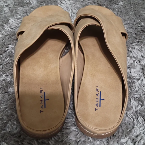 Tahari Acacia Cross Slide Sandal Women’s Comfort Flat - Picture 6 of 7